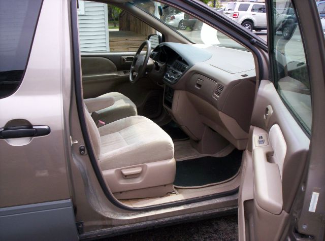 1999 Toyota Sienna Custom Super Clean WITH LOTS OF TOYS