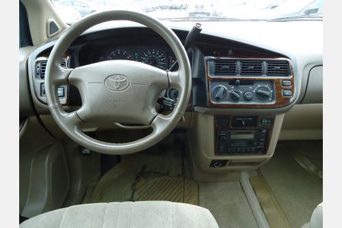 1999 Toyota Sienna X