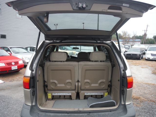 2000 Toyota Sienna Gold Edition