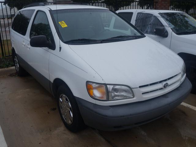 2000 Toyota Sienna X