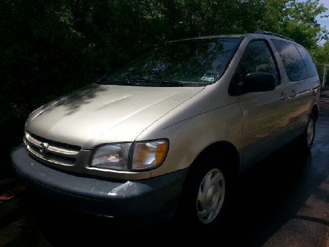 2000 Toyota Sienna SEL Sport Utility 4D