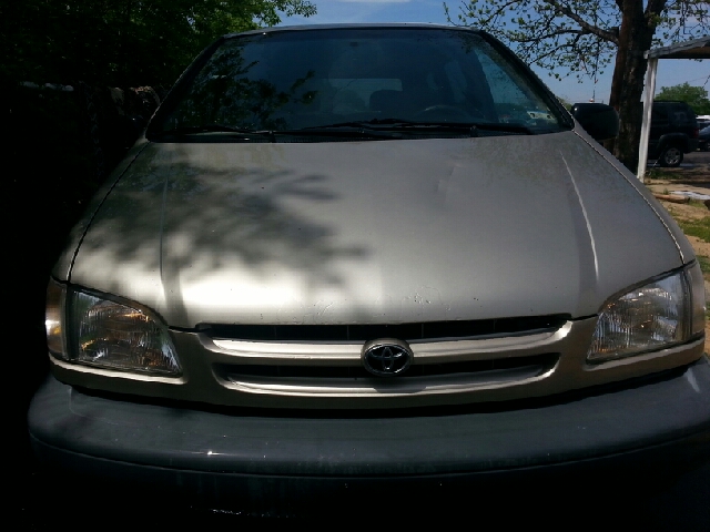 2000 Toyota Sienna SEL Sport Utility 4D