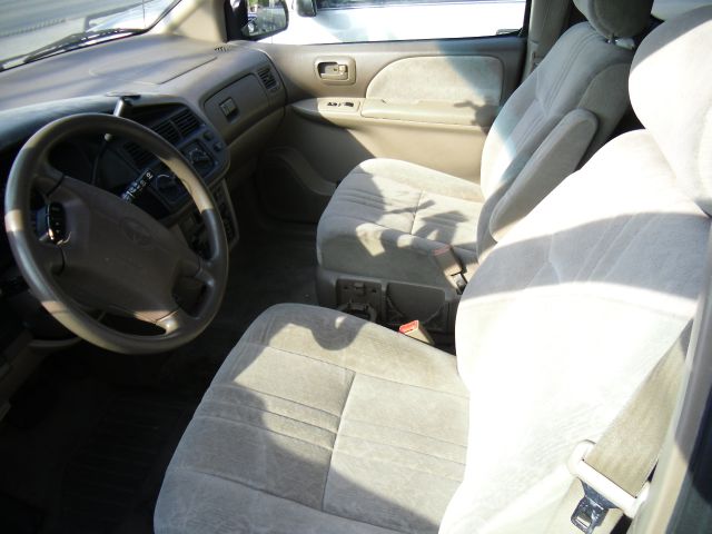 2000 Toyota Sienna Unknown