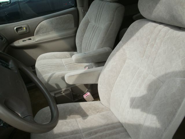 2000 Toyota Sienna SEL Sport Utility 4D