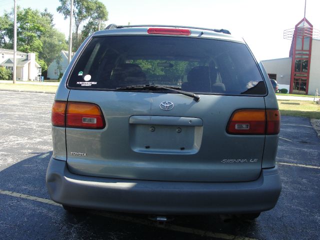 2000 Toyota Sienna SEL Sport Utility 4D