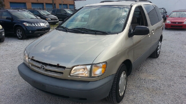 2000 Toyota Sienna SEL Sport Utility 4D