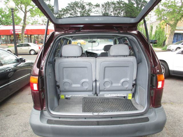 2000 Toyota Sienna SEL Sport Utility 4D