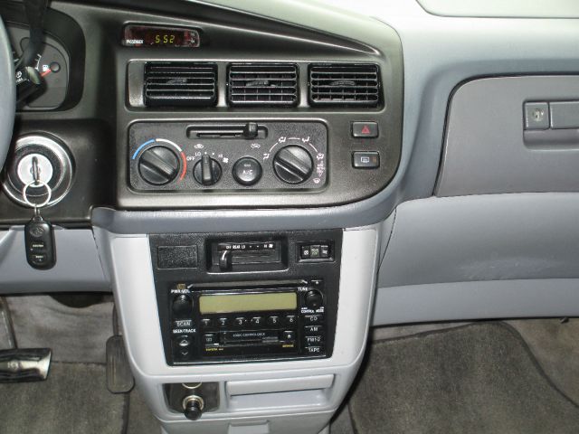 2000 Toyota Sienna SEL Sport Utility 4D