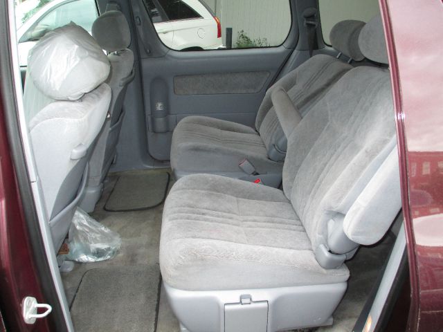 2000 Toyota Sienna SEL Sport Utility 4D