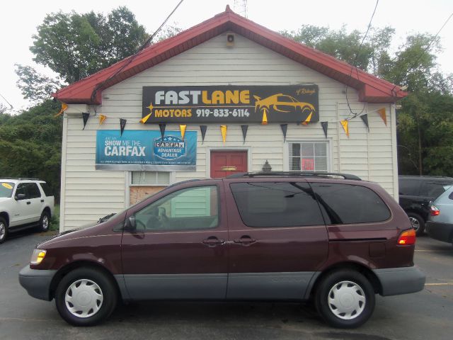 2000 Toyota Sienna SEL Sport Utility 4D