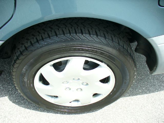 2000 Toyota Sienna Gold Edition