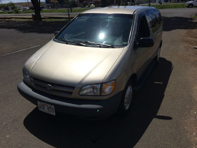 2000 Toyota Sienna Lariat XL