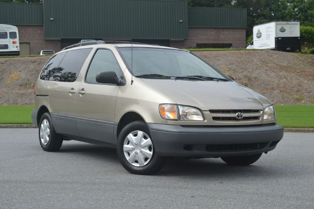 2000 Toyota Sienna SEL Sport Utility 4D