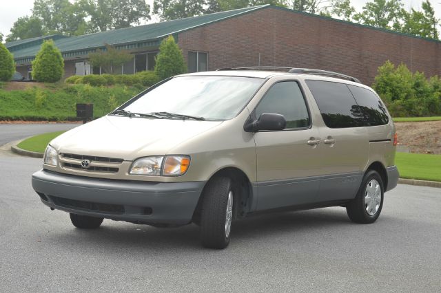 2000 Toyota Sienna SEL Sport Utility 4D
