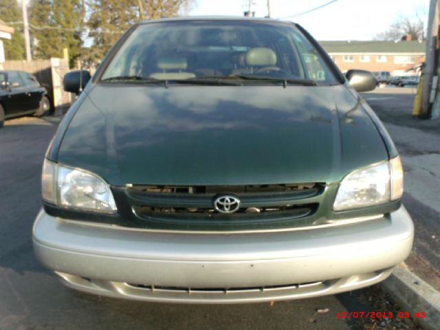 2000 Toyota Sienna Unknown