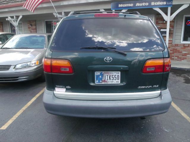 2000 Toyota Sienna Unknown