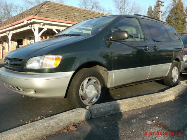 2000 Toyota Sienna Unknown