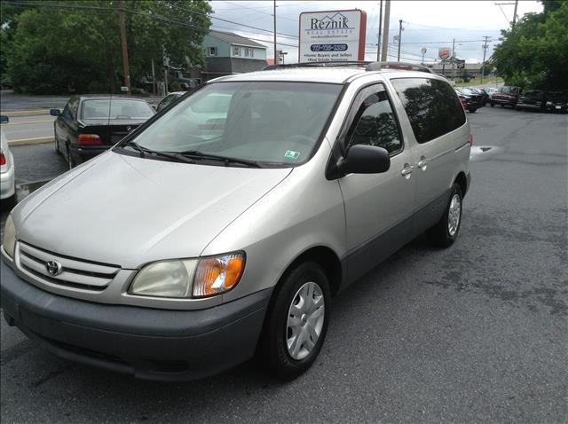 2001 Toyota Sienna X
