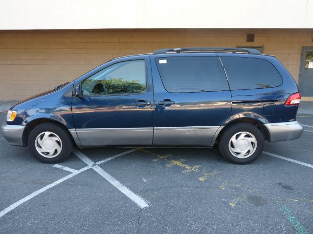 2001 Toyota Sienna Unknown
