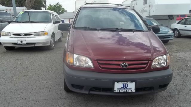 2001 Toyota Sienna X
