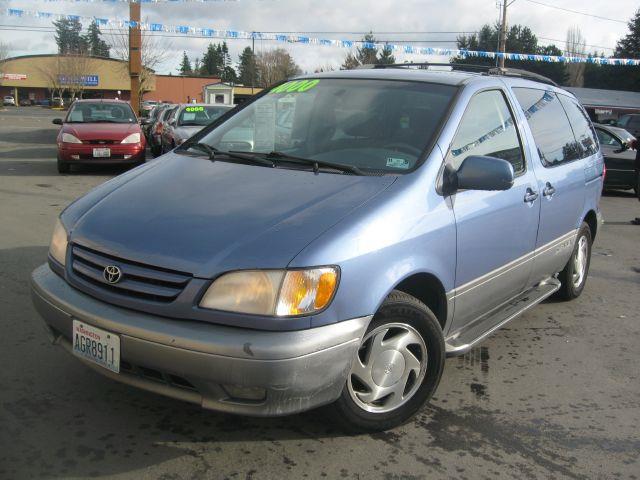 2001 Toyota Sienna SEL Sport Utility 4D