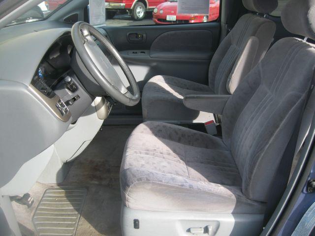 2001 Toyota Sienna SEL Sport Utility 4D