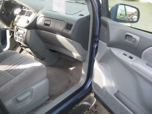 2001 Toyota Sienna SEL Sport Utility 4D