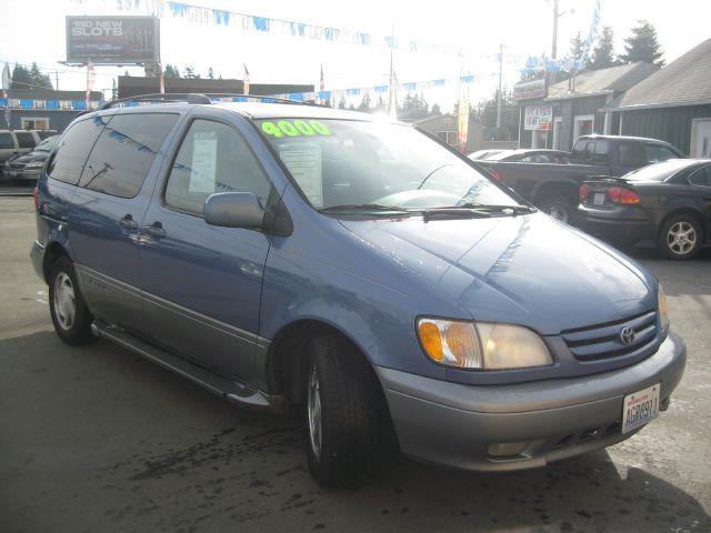 2001 Toyota Sienna SEL Sport Utility 4D