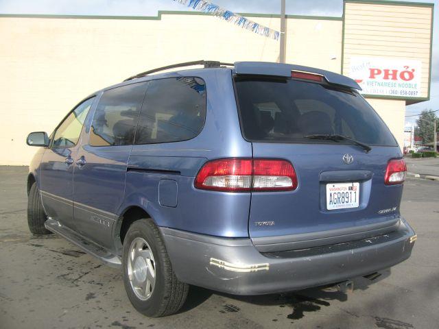 2001 Toyota Sienna SEL Sport Utility 4D