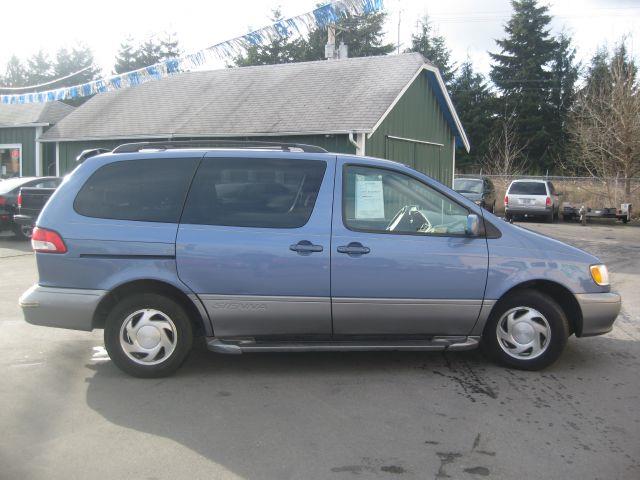 2001 Toyota Sienna SEL Sport Utility 4D