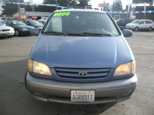 2001 Toyota Sienna SEL Sport Utility 4D