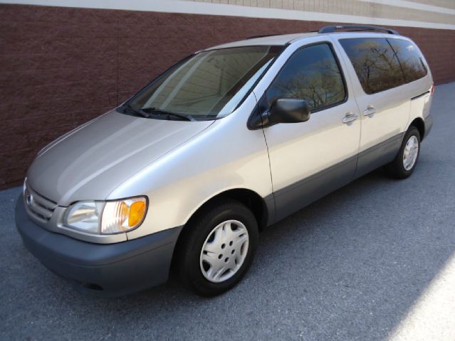 2001 Toyota Sienna X