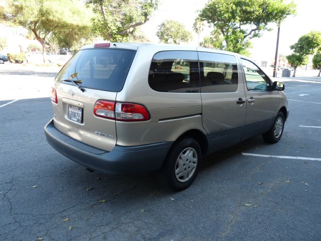 2001 Toyota Sienna Unknown