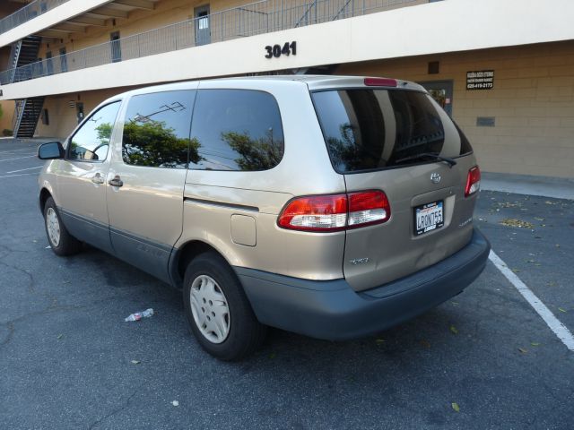 2001 Toyota Sienna Unknown