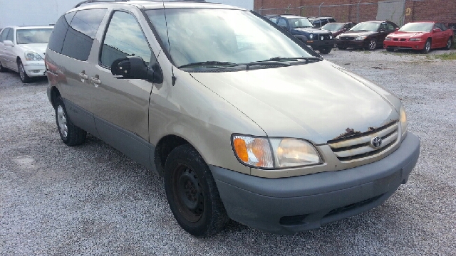 2001 Toyota Sienna X