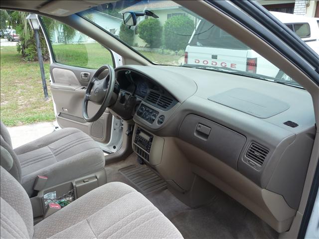 2002 Toyota Sienna SEL Sport Utility 4D
