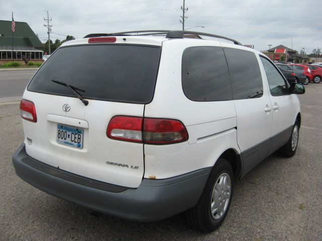 2002 Toyota Sienna X