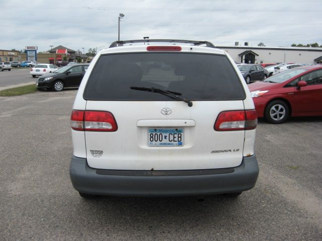 2002 Toyota Sienna X