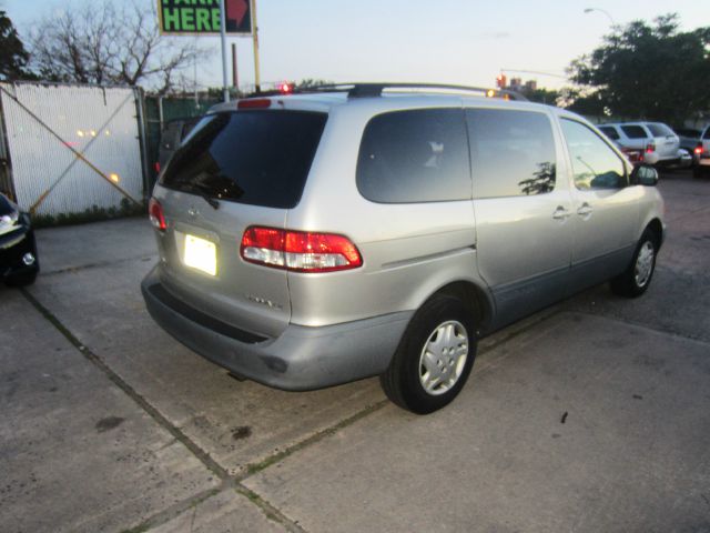 2002 Toyota Sienna Sport Hard Top