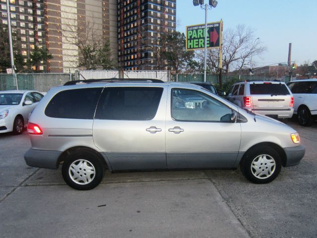 2002 Toyota Sienna Sport Hard Top