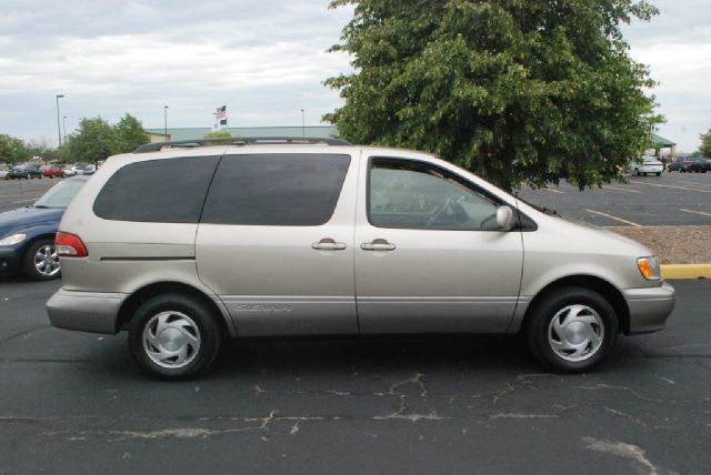 2002 Toyota Sienna X