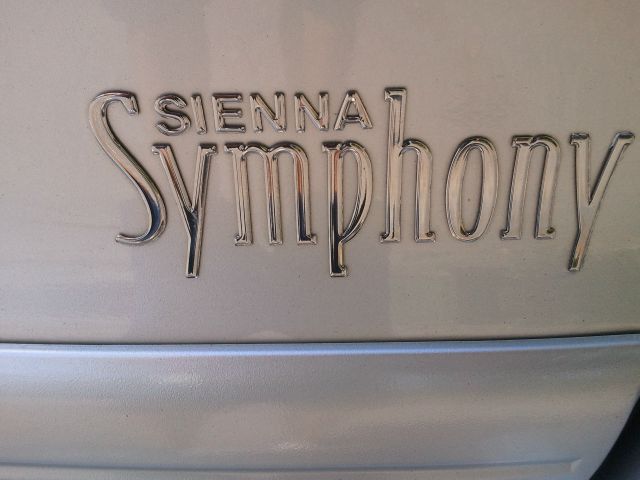 2002 Toyota Sienna X