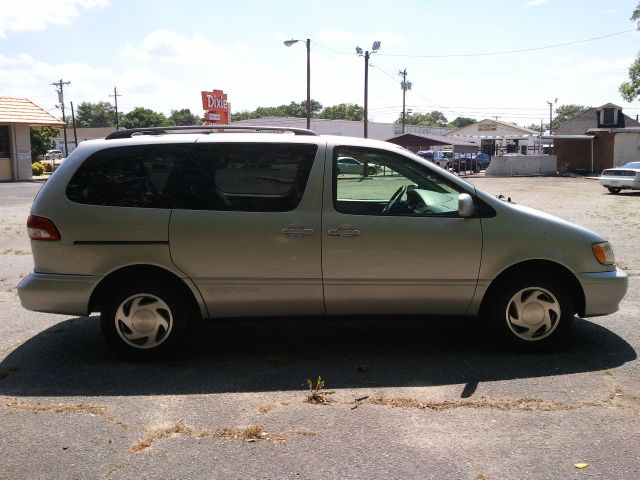 2002 Toyota Sienna X