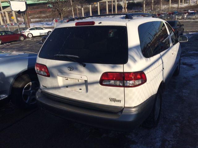 2002 Toyota Sienna X