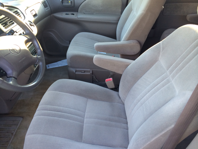 2002 Toyota Sienna X
