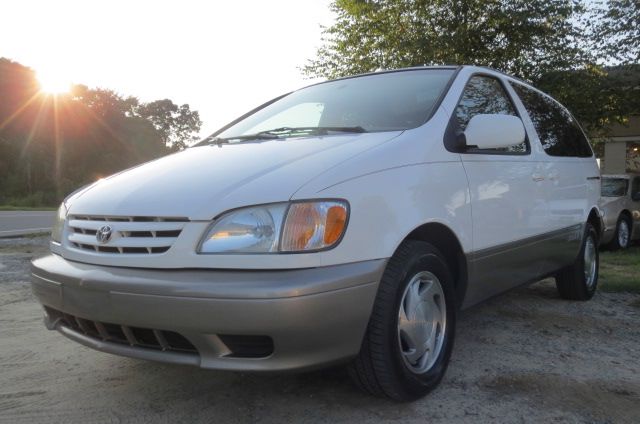 2002 Toyota Sienna X