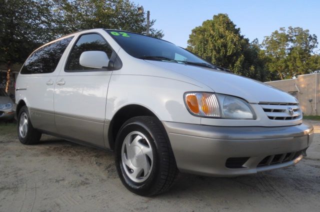 2002 Toyota Sienna X