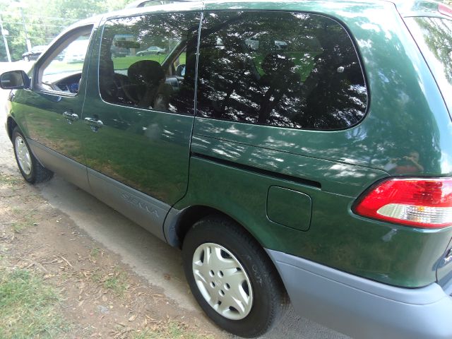 2002 Toyota Sienna X