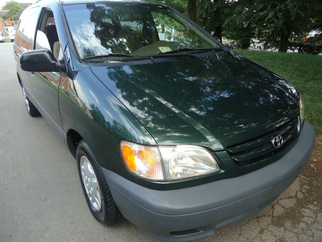 2002 Toyota Sienna X