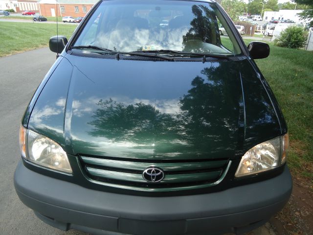 2002 Toyota Sienna X